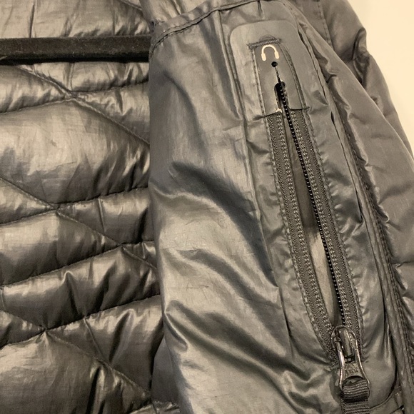 Down Fitted Hooded Puffer Jacket - Picture 7 of 8